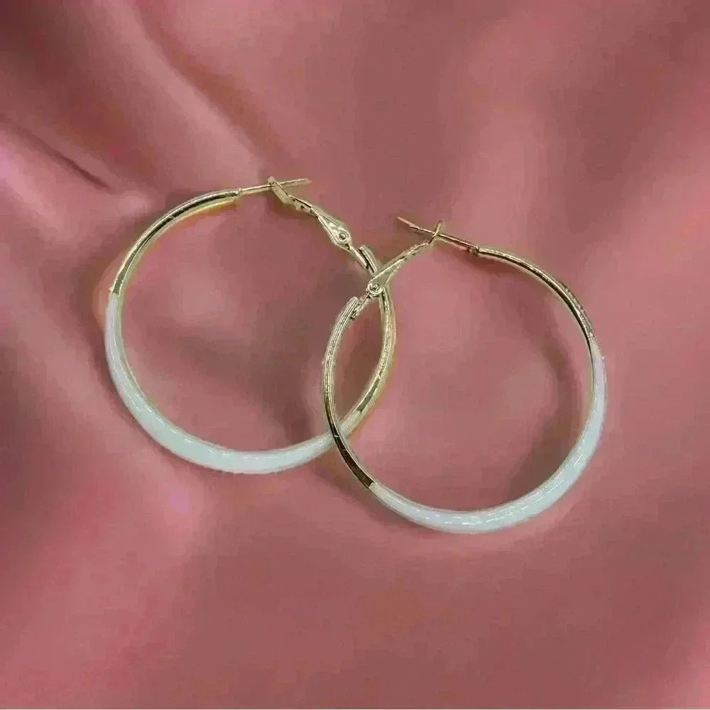 Chicque Boho 14K Gold-Plated Enamel Hoop Earrings White dipped - Picture 4 of 4